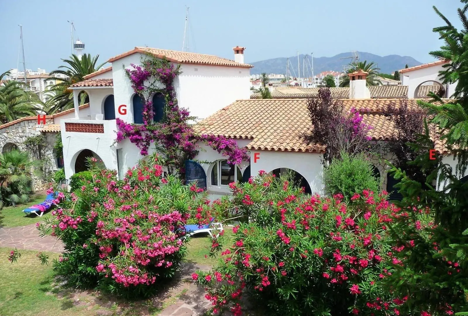 Art- Apartamentos Revilla Tacke C Empuriabrava