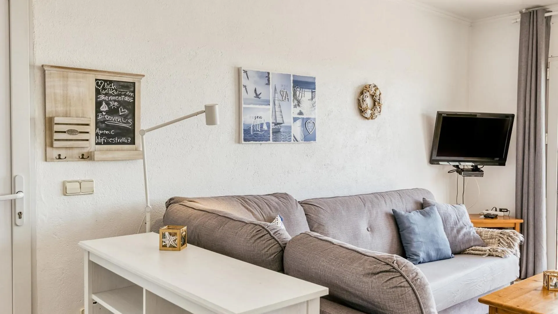 Art- Apartamentos Revilla Tacke C Empuriabrava Spain