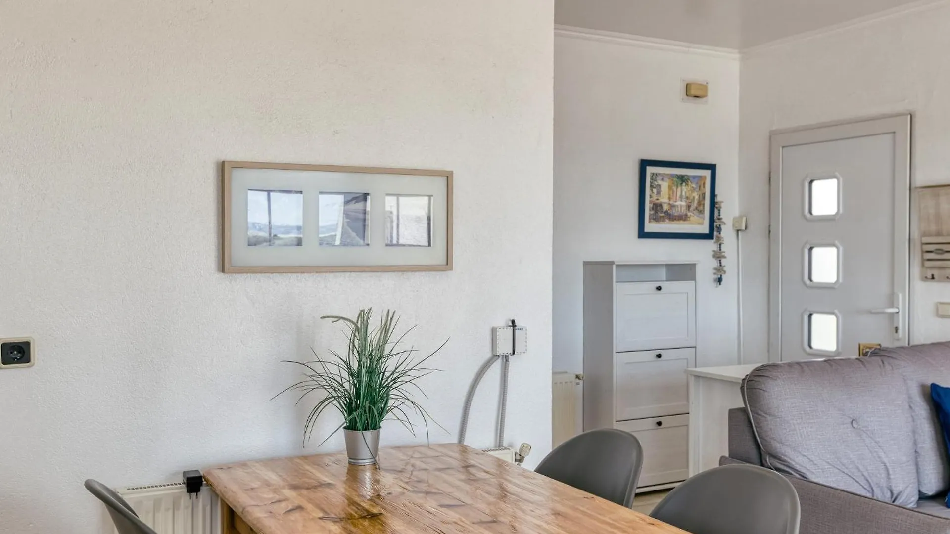 Apartment Art- Apartamentos Revilla Tacke C Empuriabrava Spain