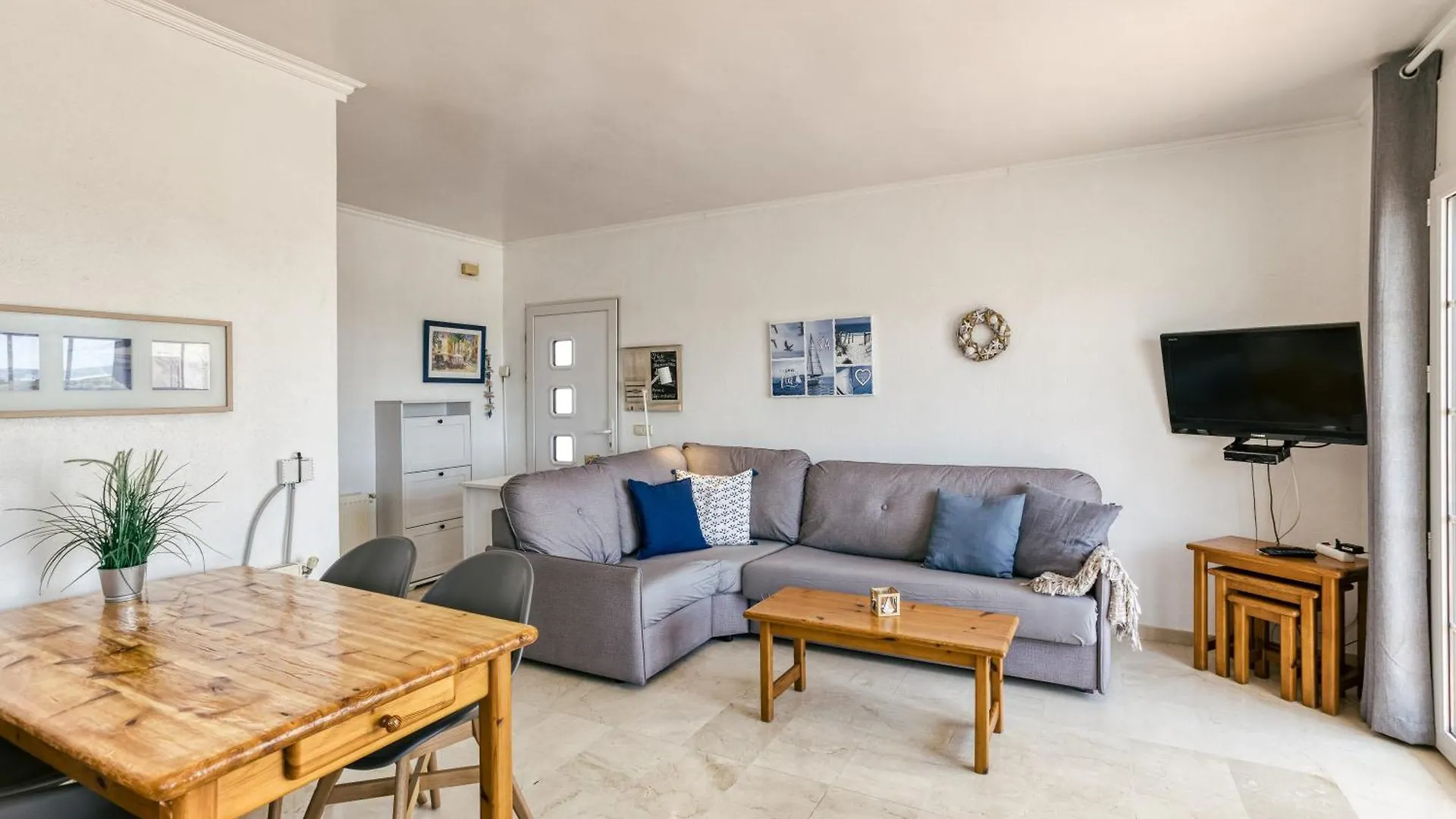 Art- Apartamentos Revilla Tacke C Empuriabrava 0*,